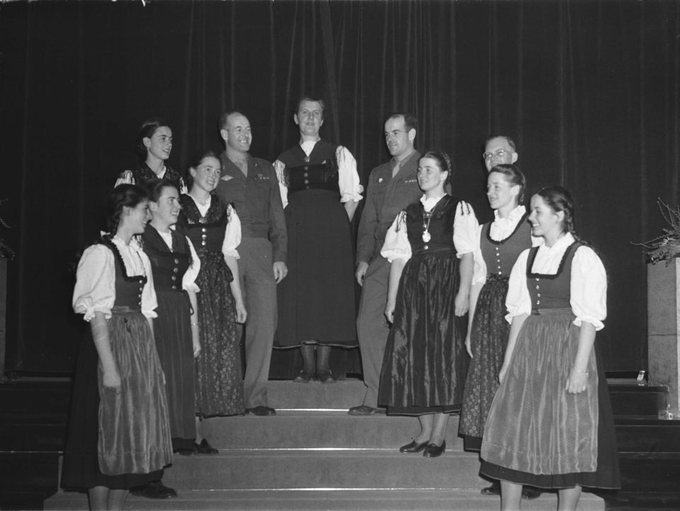 1951